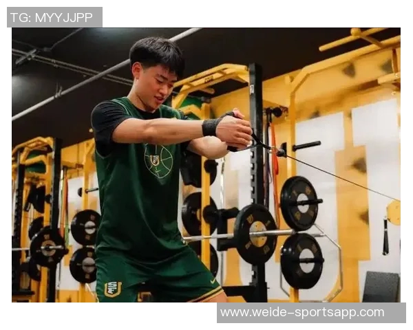 赵维伦在旧金山大学训练照曝光展现强壮身材引发网友热议