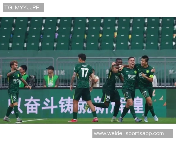 国安球迷热情助阵足协杯期待现场见证球队夺冠铁路出行服务便捷无忧